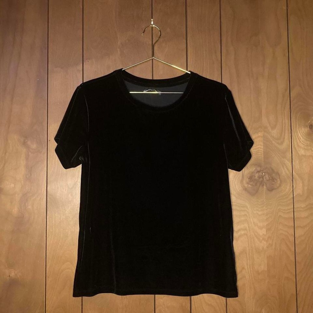 Abercrombie & Fitch velvet short sleeve top